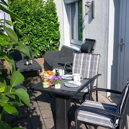Pier 12, 6 Apartman